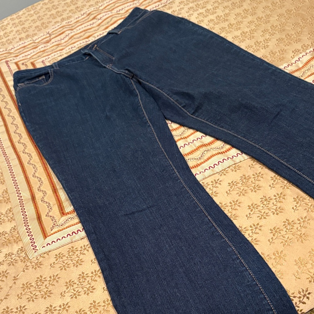 L.L. Bean Classic Fit Dark Blue Jeans, Cotton Blend, Boot Cut, Like New, 14MT